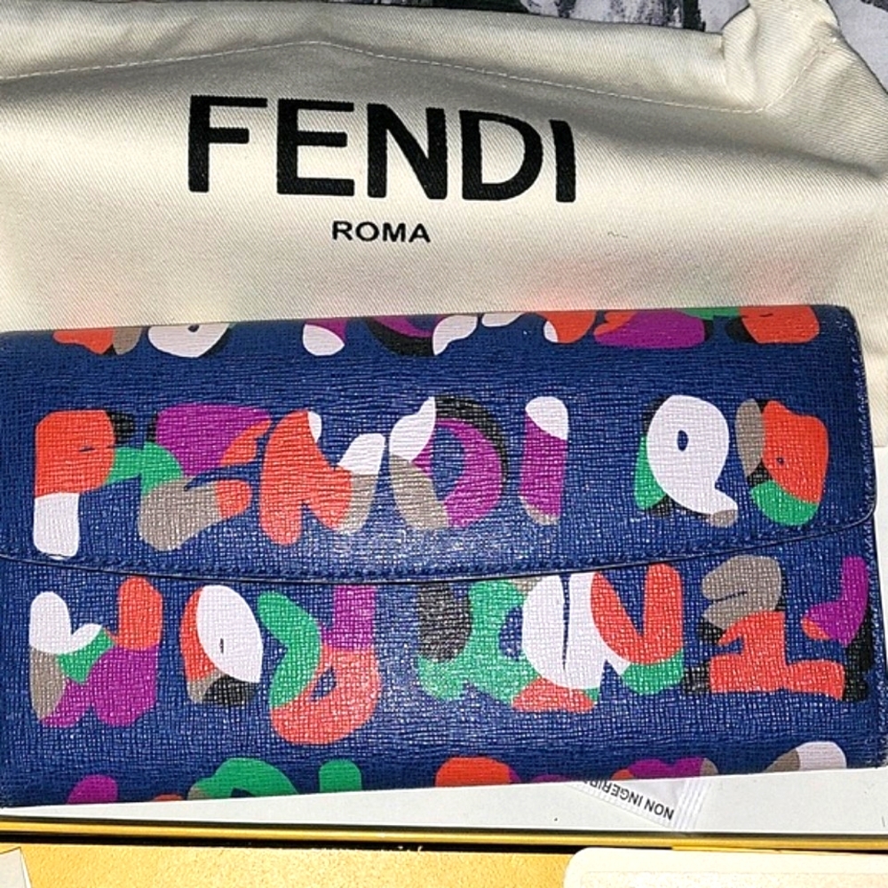 NEW Fendi Graffiti elite Wallet Multi-color! AUTHENTICITY TAGS, dust bag & box!
